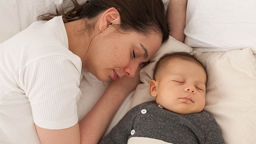 bebelus cu mama