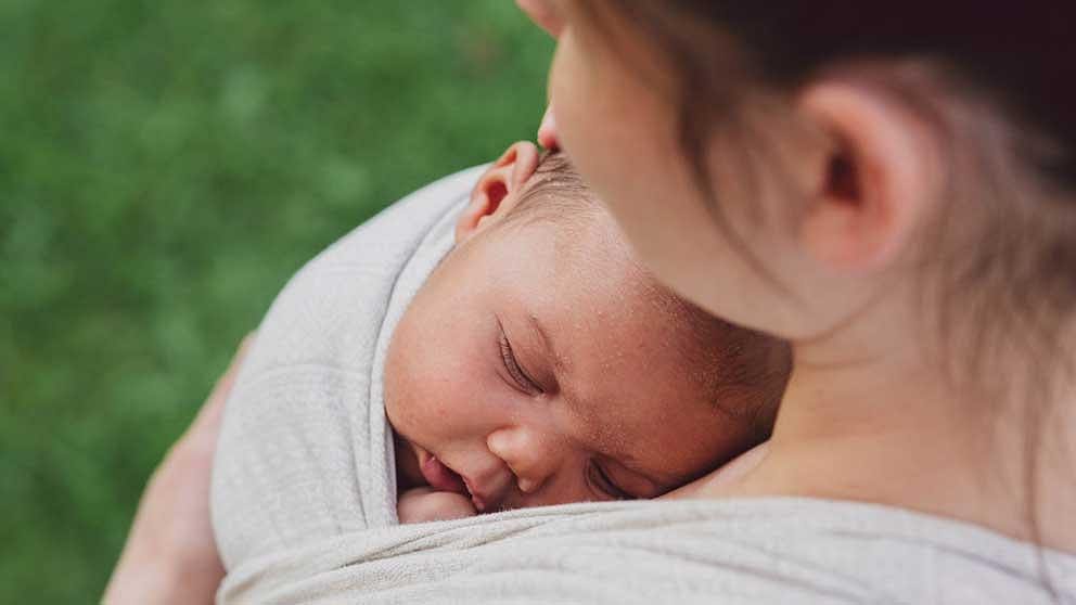 bebelus cu mama